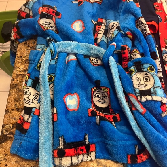 Thomas the Train Pajamas & Bathrobe - Picture 6 of 7